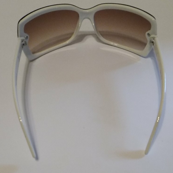 Nwot Brown and  White Sunglasses - Picture 3 of 6